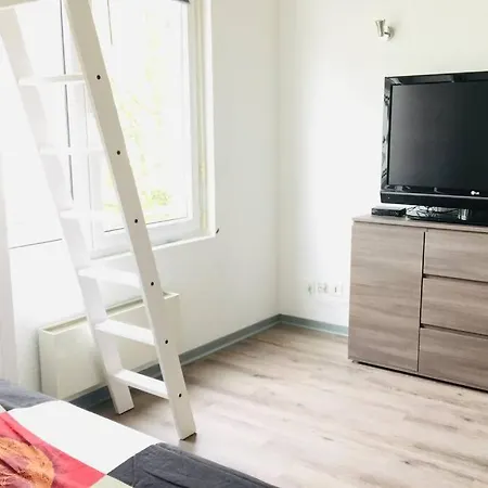 Proche Universite Et Hopital - Tram A 2 Pas