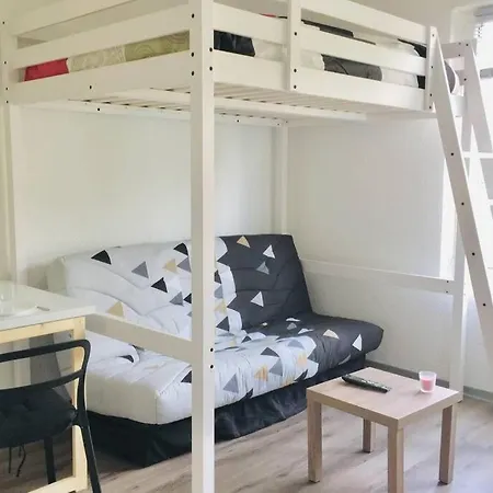 Proche Universite Et Hopital - Tram A 2 Pas