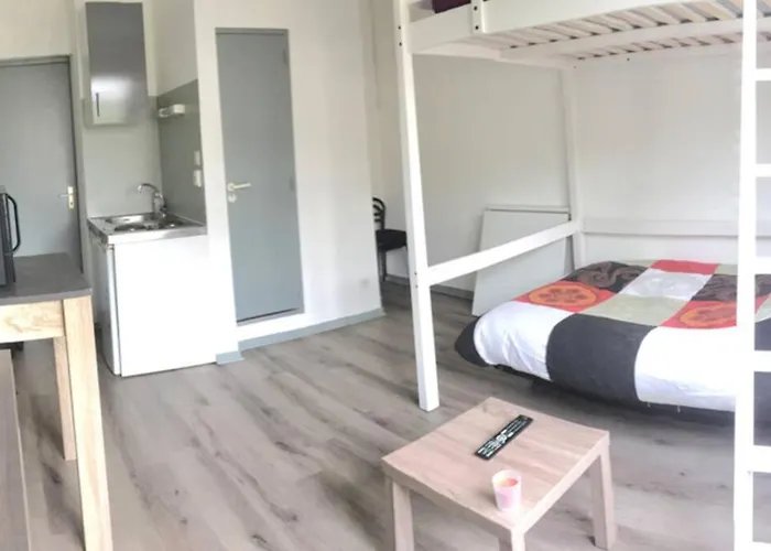 Proche Universite Et Hopital - Tram A 2 Pas *