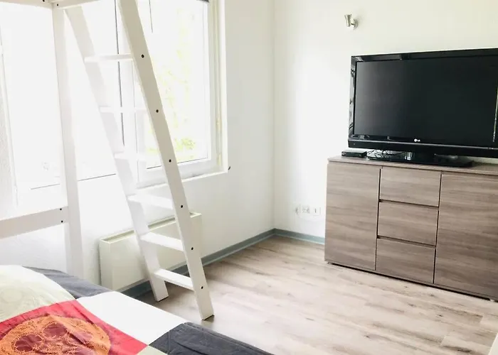 Proche Universite Et Hopital - Tram A 2 Pas